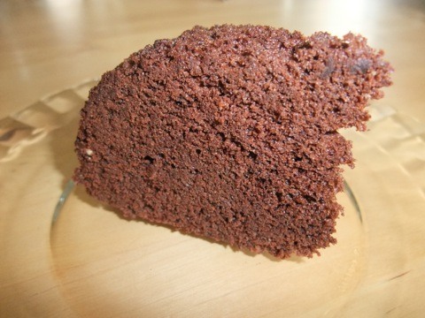 Une belle part de gâteau chocolat-châtaigne